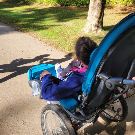 SchülerInnen der LVR Irena Sendler Schule beim Lebenslauf 2025