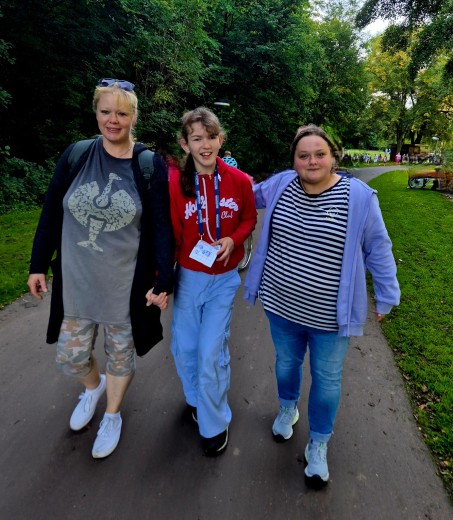 SchülerInnen der LVR Irena Sendler Schule beim Lebenslauf 2025